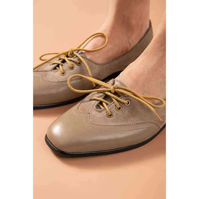 Kvinnors Flat Leather Shoes Square Toe Cap Metal Buttonhole Shoelace Handgjorda 26007 2 9
