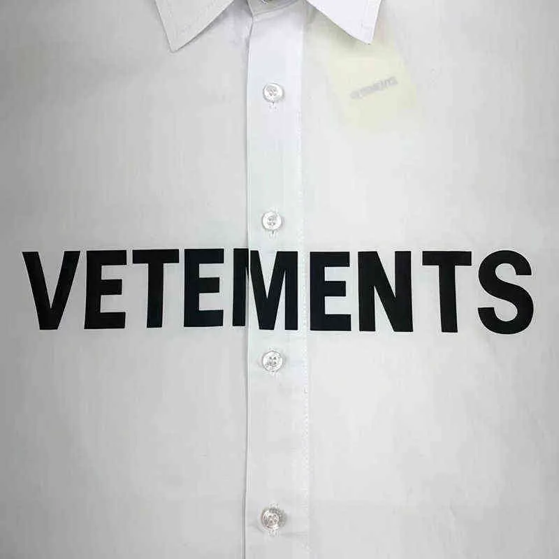 Klasik Siyah Beyaz Vetement Gömlek Erkek Kadın 1: 1 Yüksek Kaliteli Ön Mektuplar Baskılı VTM Bluz Gevşek Veters Gömlek AA220308
