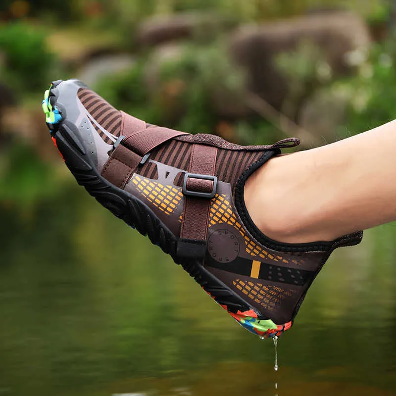 Chaussures de randonnée 2021 nouvelle mode été Aqua chaussures hommes séchage rapide en amont chaussures d'eau respirant en plein air rivière mer natation plage homme baskets HKD230706