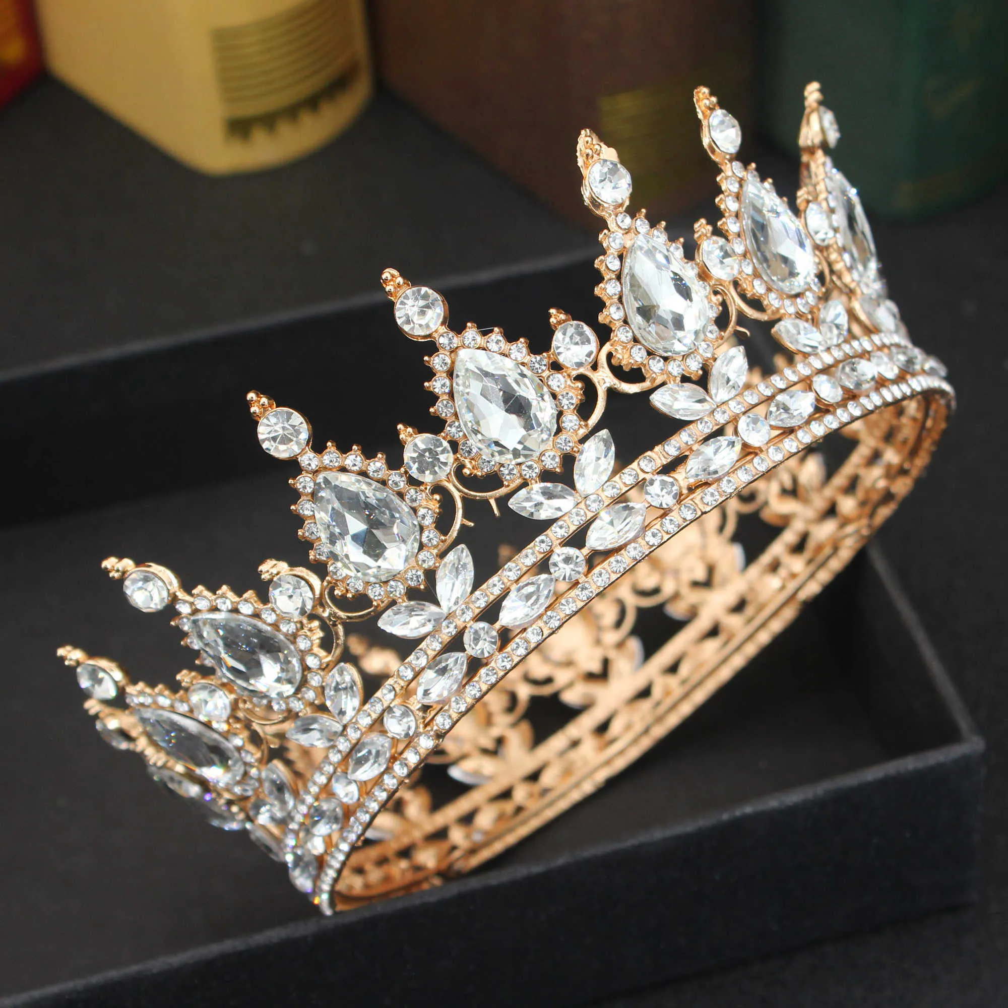 Queen King Bruiloft Tiara Crown Bridal Vintage Crystal Diadem Dames / Mannen Haar Ornamenten Bruid Rhinestone Hoofd Sieraden Accessoires X0625