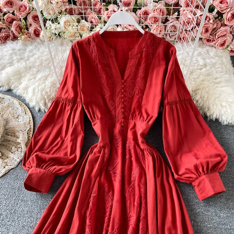 Robe longue brodée noire/rouge/blanche femmes Vintage col en V lanterne à manches longues élégante grande balançoire robes femme vacances plage Y0603