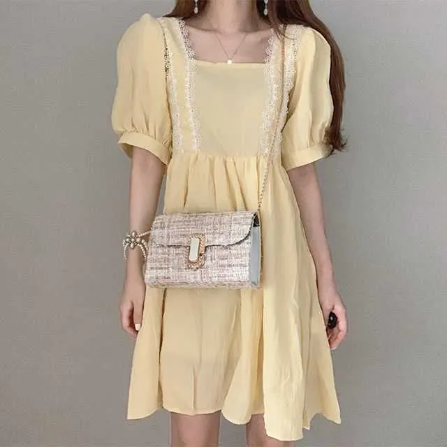 Temperamento estivo dolce pizzo patchwork manica a sbuffo collo quadrato abito donna giallo lunghezza ginocchio abiti moda coreana allentata 210610