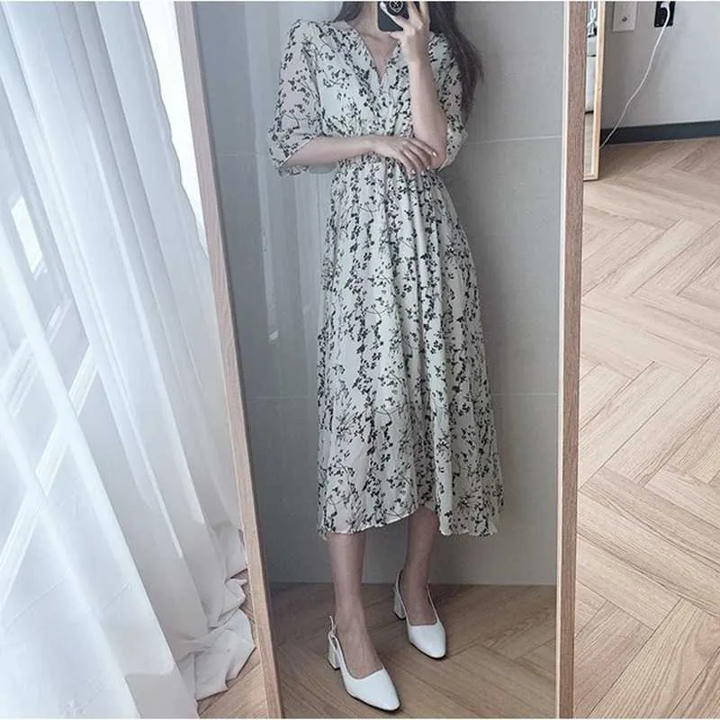 Gaganight Women Retro Floral Dress Cross V Neck Wooden Ear Slim Lång Vestido Sommar Elegant Chiffon Kortärmad Klänningar Femme X0705