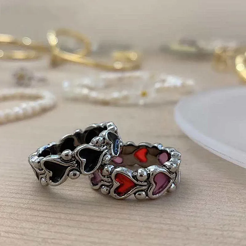 Individualità Anelli vintage barocchi Hit Color Love Heart Band Rings le donne Ragazze Party Retro Finger Ring Statement Accessori gioielli