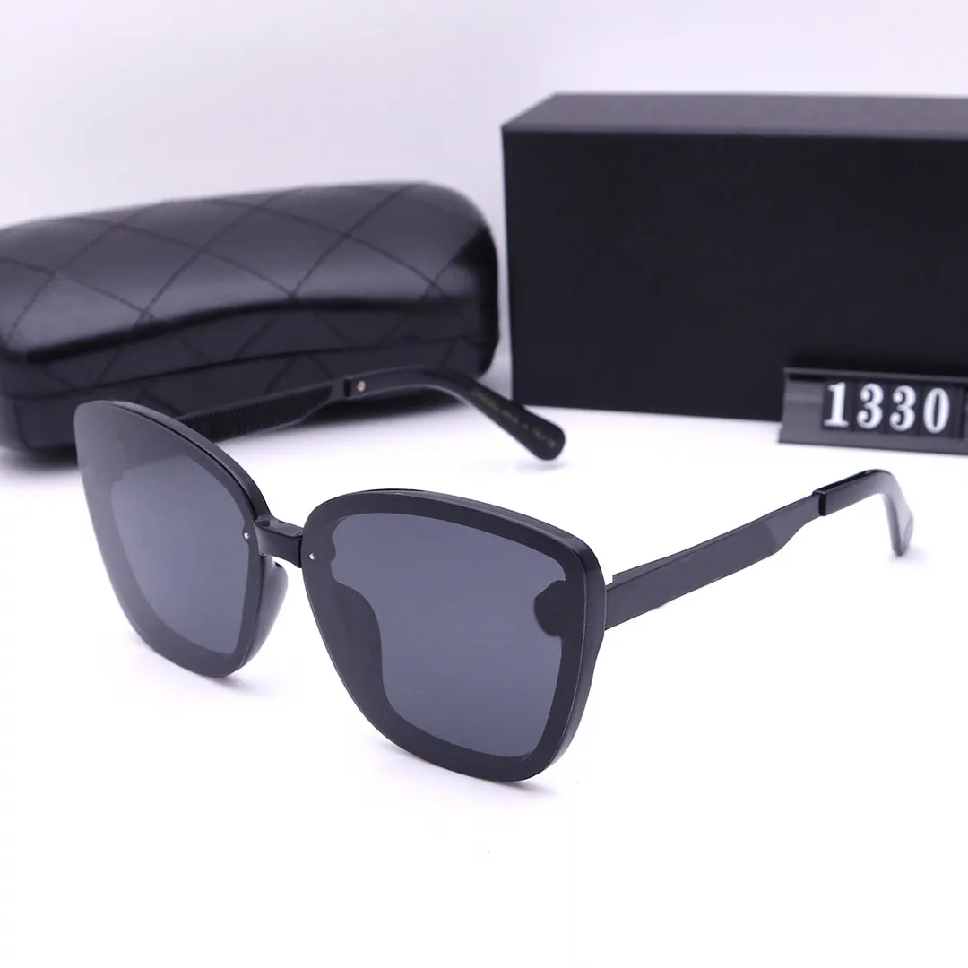 Top d'accessoires de mode designer des lunettes de soleil femme avec des lunettes d'œil de chat HD Black Black Polarisé pour conduite 2218