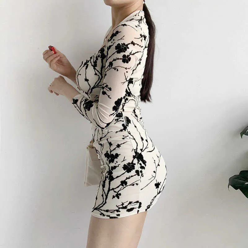 Flower pattern sexy Low neckline dres's autumn and winter long sleeve fashionable slim waist package hip U6B9 210603