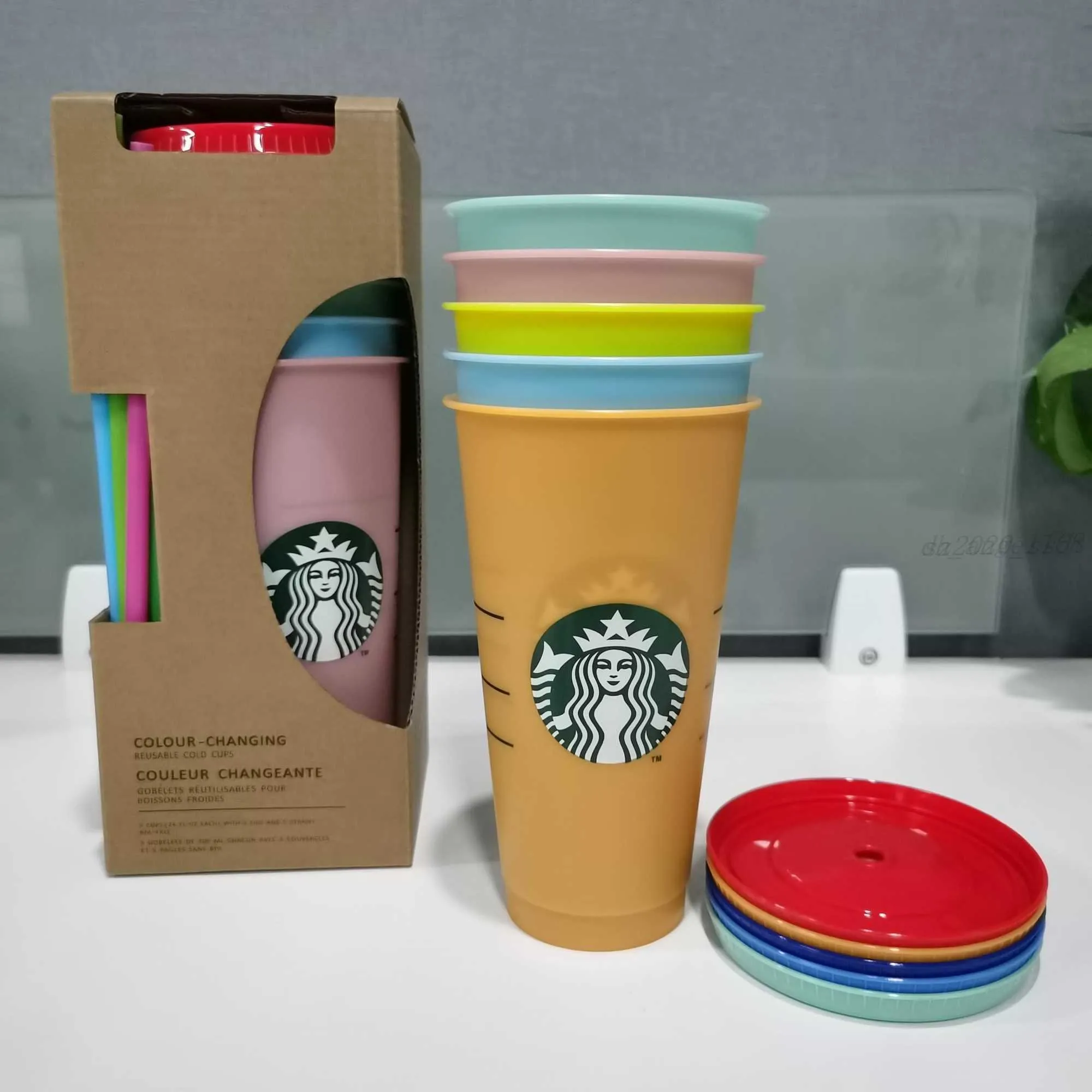 24oz / 710ml mudança de cor tumblers plástico bebendo suco de suco com lábio e palha mágica caneca de café Costom starbucks cor mudando copos de plástico