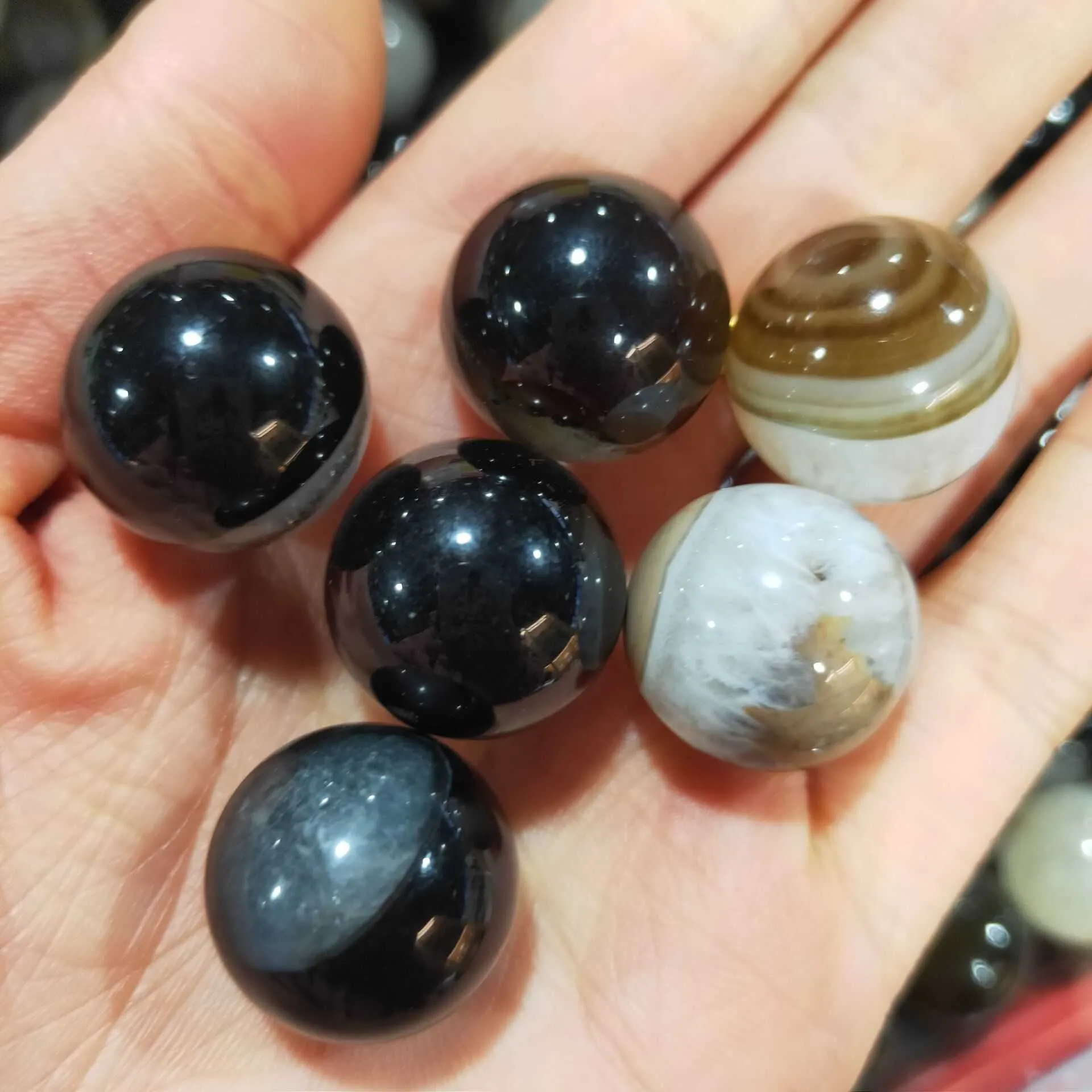Bola de ágata blanca y negra de piedras preciosas naturales, Mini esferas, decoración de habitación estética Wicca, joyería budista, piedra de regalo H1015