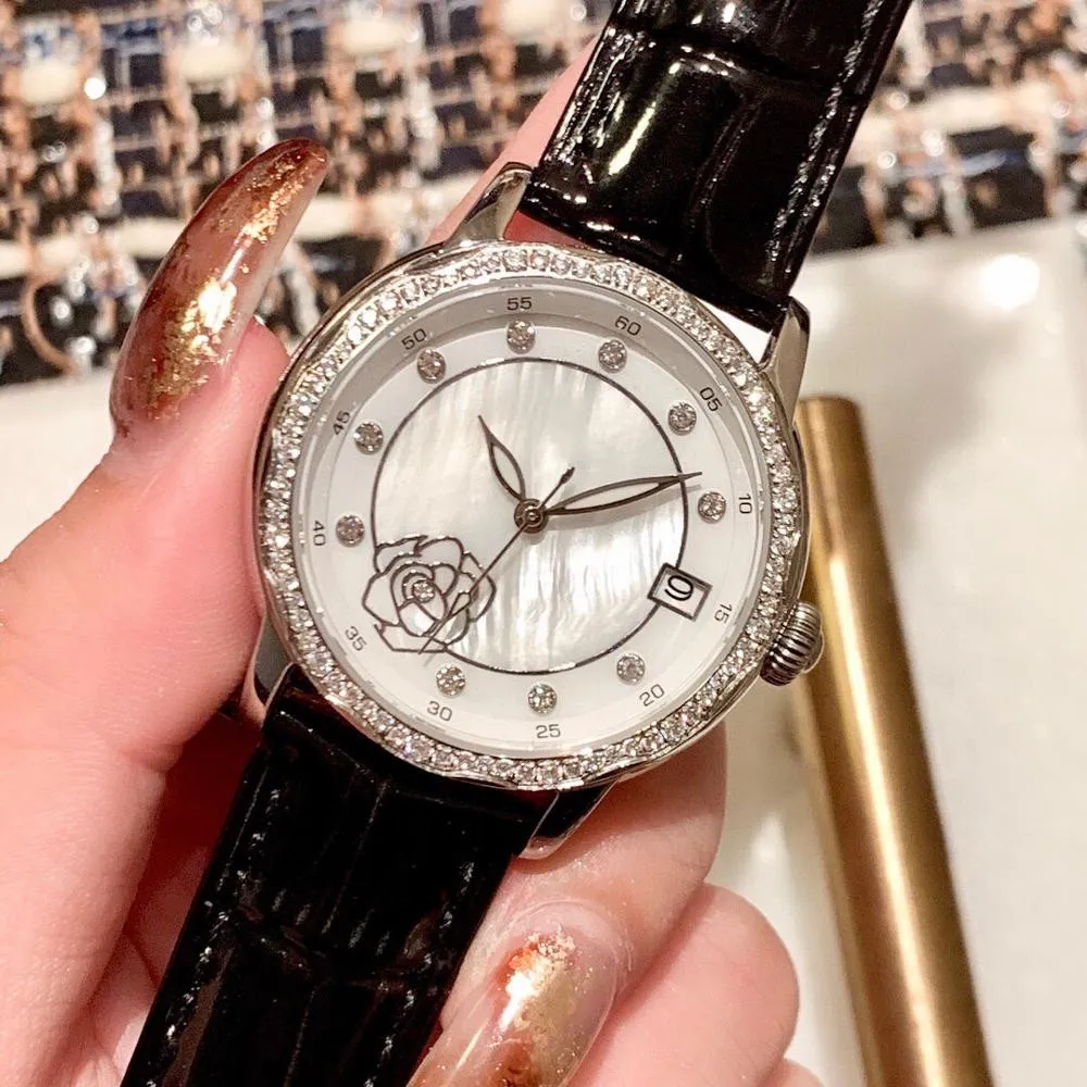 Случайный женский сапфир геометрические цветы часы автоматические механические часы женские кожаные ремешка мать жемчужной часы 35 мм