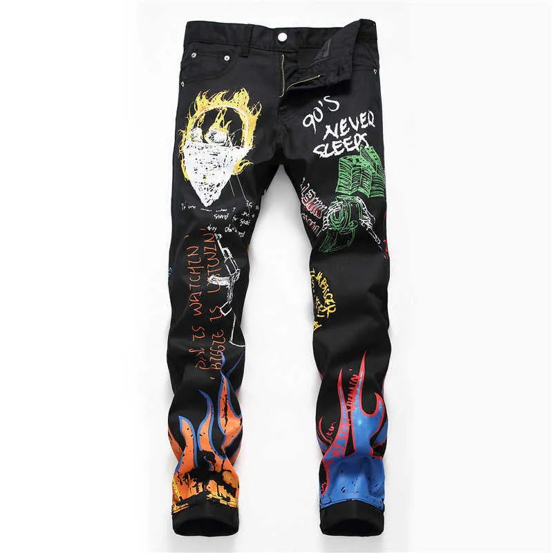 2021 mode Neue Männer der Männlichen Buchstaben Flamme Gedruckt Jeans Dünne Gerade Schädel Graffiti Farbige Gemalt Stretch Hosen X0621