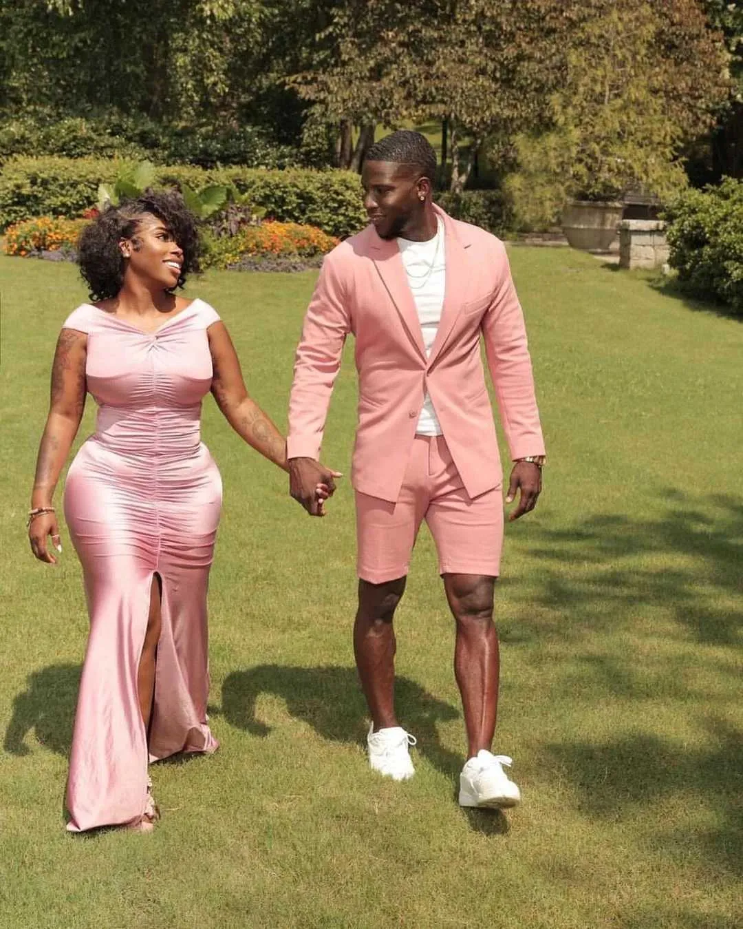 ファッションの結婚式のピンクのノッチラペルの男性スーツのショートパンツ衣装ホム新郎プロムパーティーブレザーTerno Masculinoスリムフィット2個x0909