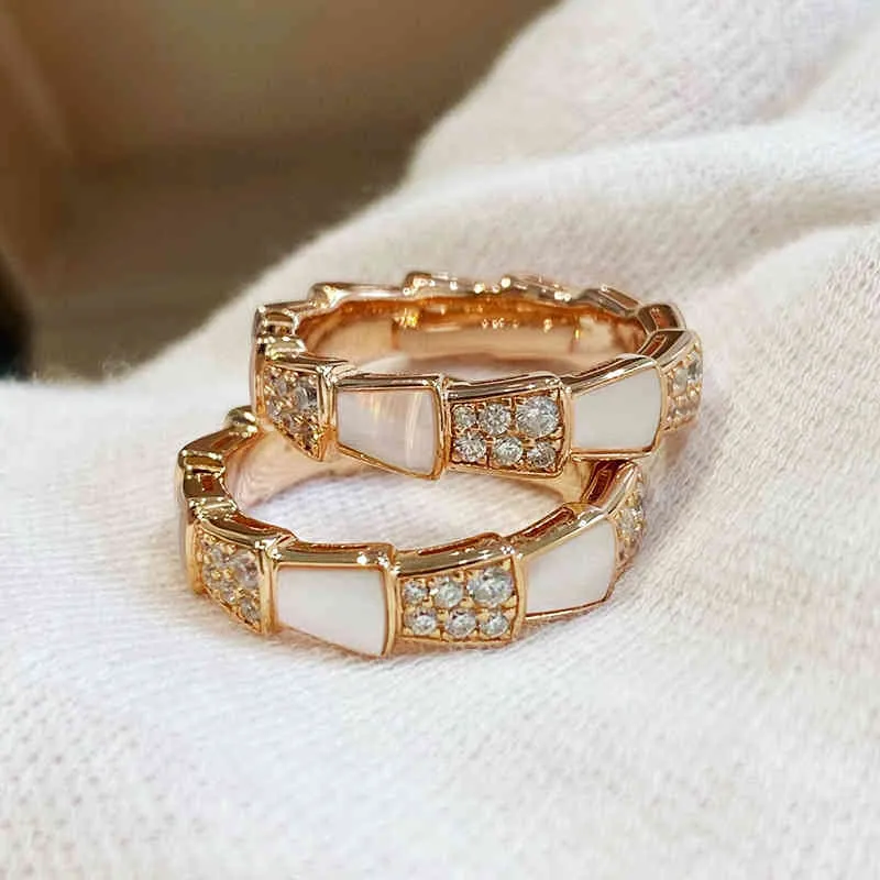 Sprzedawanie wysokiej jakości biżuterii mody BVRI Star tego samego v złota wysokiej jakości grube plastowane pierścień biała skorupa Diamond Inkrustowany B4279650