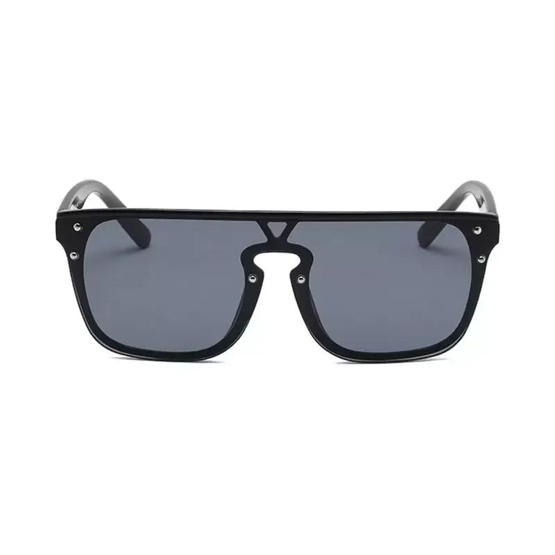 2022 Gafas de sol de diseño completo Anteojos originales Sombras al aire libre Marco de PC Moda Clásico Espejos para mujeres y hombres Glas304G