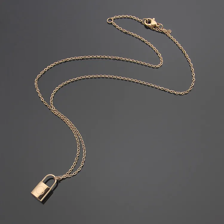 Collane con ciondolo con serratura in acciaio al titanio di alta qualità i placcati in oro stile classico logo stampato gioielli da donna firmati Lady Par2999
