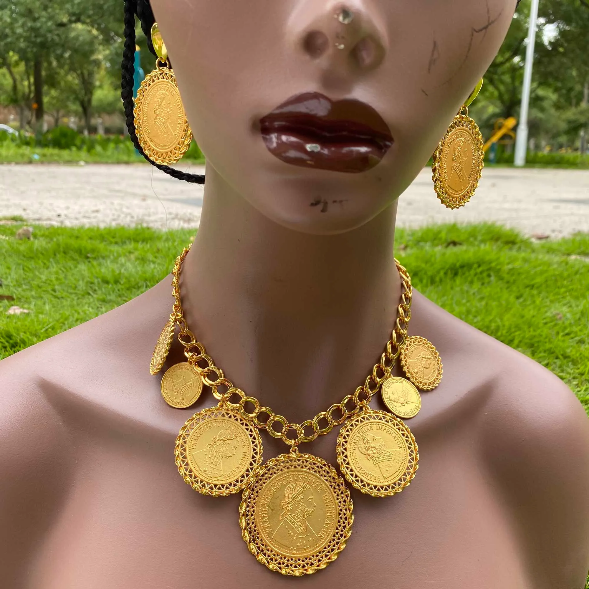 Collana con monete/Orecchini/Anelli/Bracciali Set di gioielli le donne Monete color oro Arabo/Africano Sposa Turchia Regali di nozze 210720