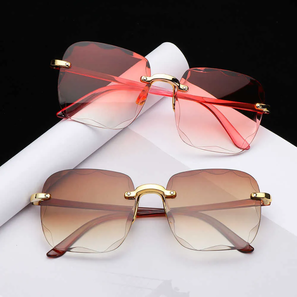 2021 kvadratiska kantlösa solglasögon för kvinnor tonade ramlösa glasögon sommar vintage transparenta gradient solglasögon UV400 -skuggor2187166