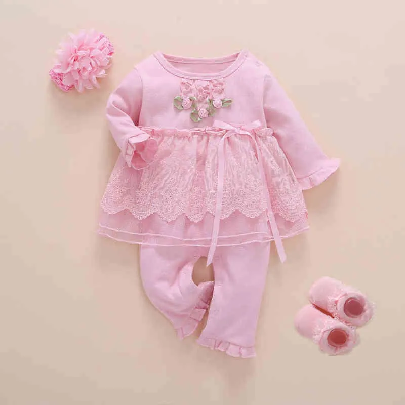 Born Baby Girl Clothes Autunno pizzo di cotone stile principessa tuta 0-3 mesi pagliaccetto infantile con calzini fascia ropa bebe 220106