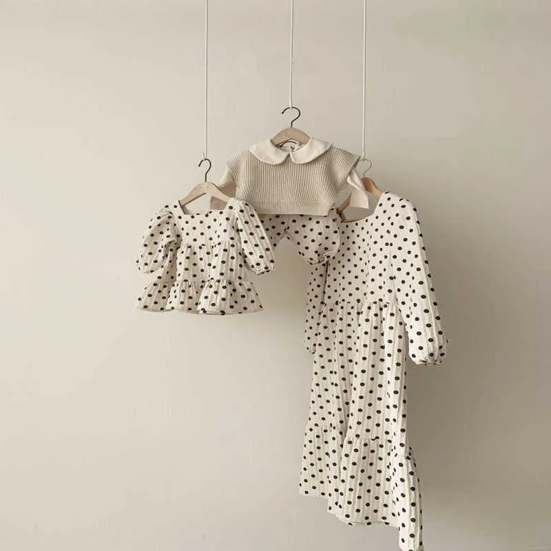 Bahar Aile Eşleştirme 2-ADET Setleri Ekose Elbise Yelek Pantolon Nokta Anne Kızı Kıyafetler E1505 210610