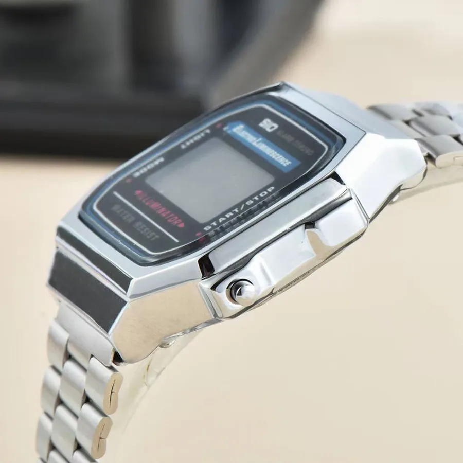 Marque de mode regarde les hommes Femmes Steel Band LED Affichage numérique Multifinection Wrist Watch GA122324764