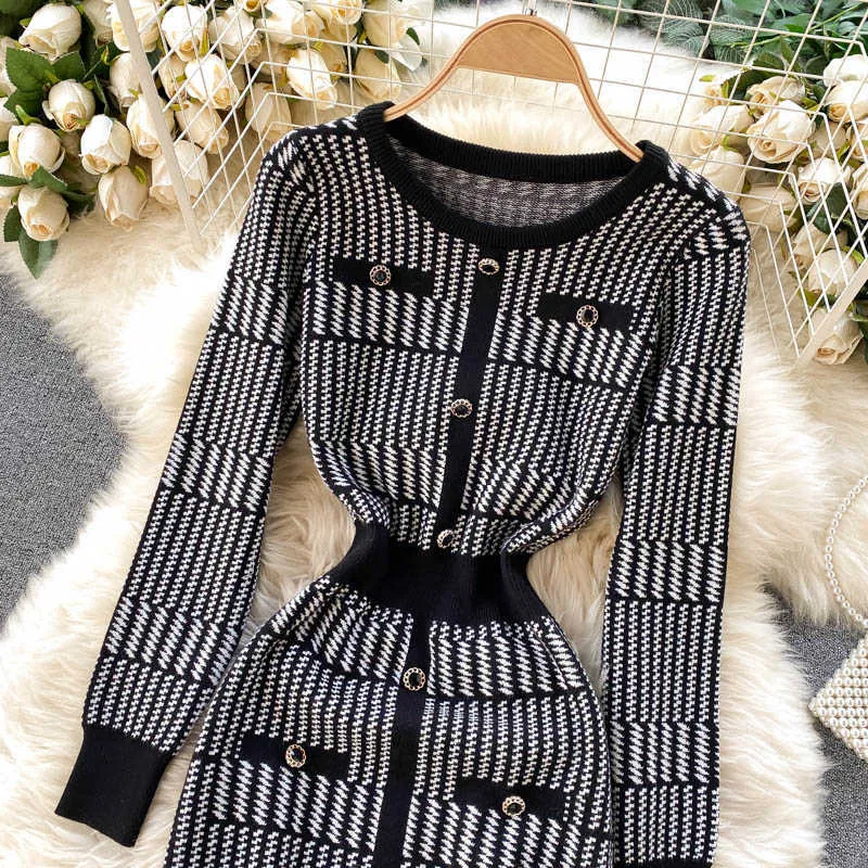 Women Design Knitted Dress Korean Warm Long Sleeve Slim Pencil Dresses Autumn Winter Bodycon Sweater Short Dress 210602