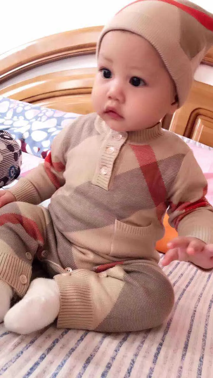 セーター小売ベビーニットロンパーキャップコットンロンパース新生児ベビーボディスーツの子供ジャンプスーツクライミング衣服4320374