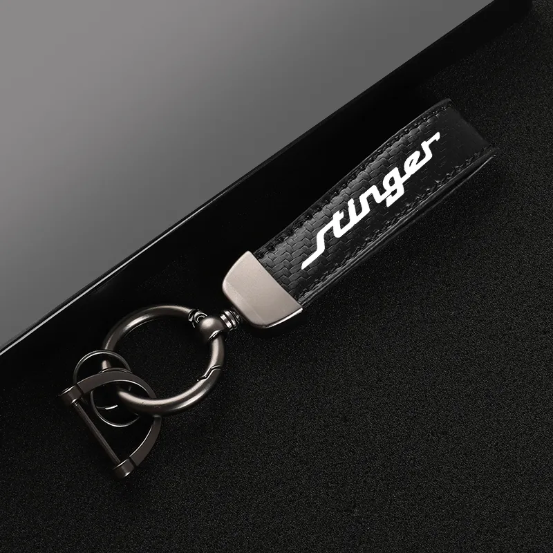 2021 NYTT LÄDER HJÄRSKOT BUCKLE KEYCHAIN ​​CAR LOGO Anpassad nyckelring för KIA STINGER GT Accessories8228771