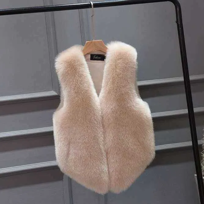 Fashion Faux Fur Vest Ytterkläder Kvinnor Casual Street Wear Jacka Kort Waistcoat Kvinna V Nacke Ärmlös Ry Coat 210526
