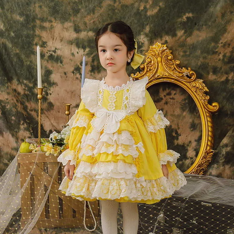 Spring Barn Girl Dress Lace Patchwork Yellow Puff Sleeves Prinsessan Klänningar Bröllop Piano Utför Party Kläder E1001 210610