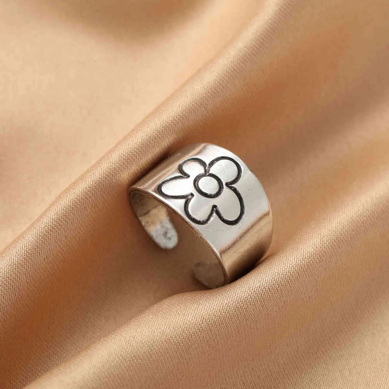 Новая мода творческий панк готические шипы любви сердца кольцо старинные открытые кольца для женщин вечеринка ювелирные изделия подарки Хэллоуин всю продажу G1125