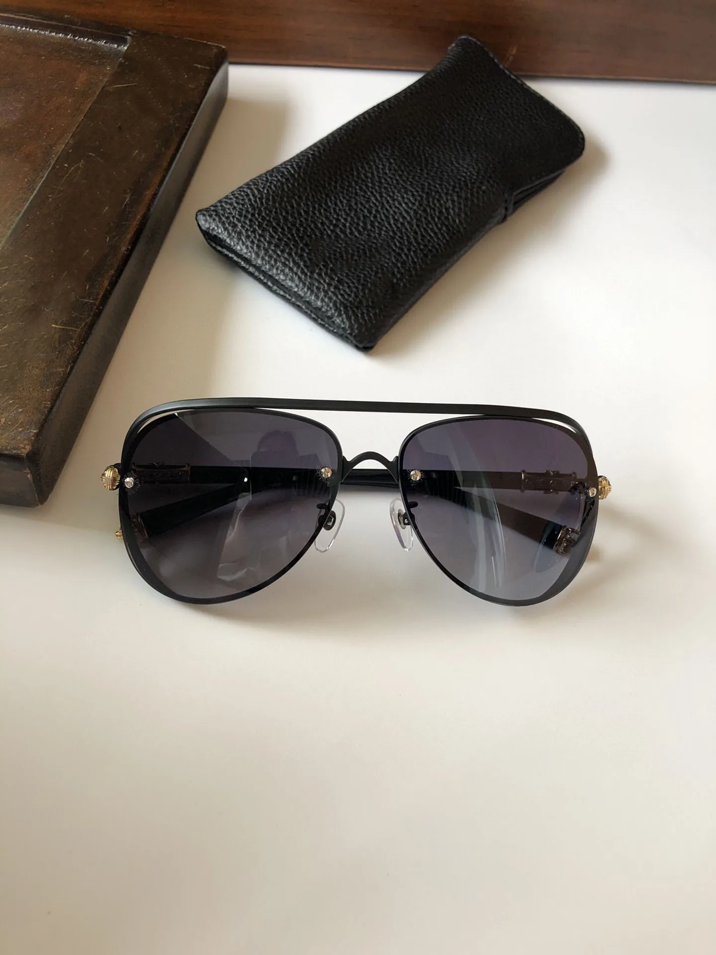 Hearts Ms Teraker Top Original High Quality Designer Solglasögon för män Womens New Selling World Famous Classic Retro Super Luxur291y