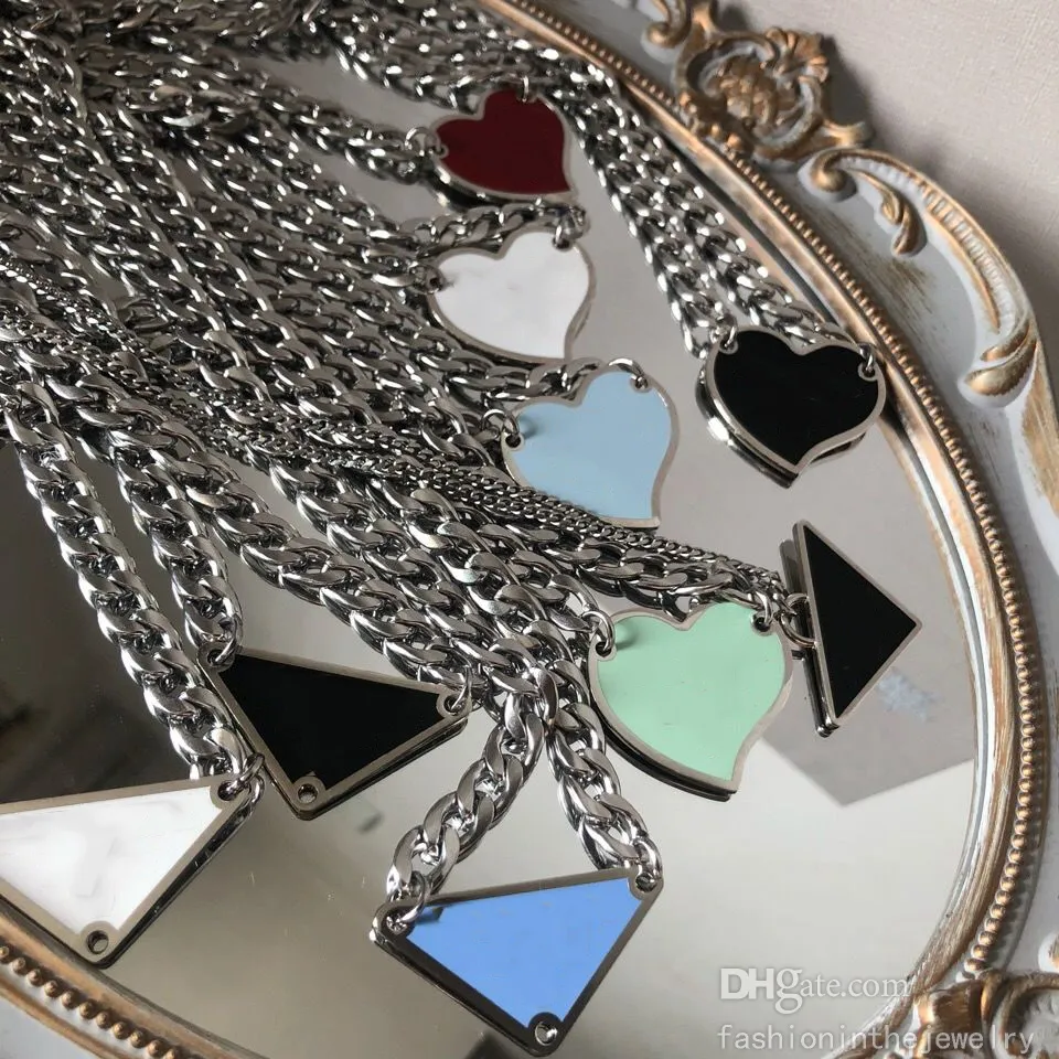 Modehalsband designer smycken män älskar hjärthängen bröllop triangel valentins dag 5 färger diamant 45 cm kedja guld 3035