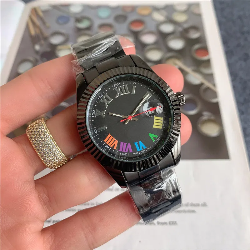 Mode Top-Marke Uhren Männer Bunte römische Ziffern Stil Metall Stahlband Quarz-Armbanduhr X146261r