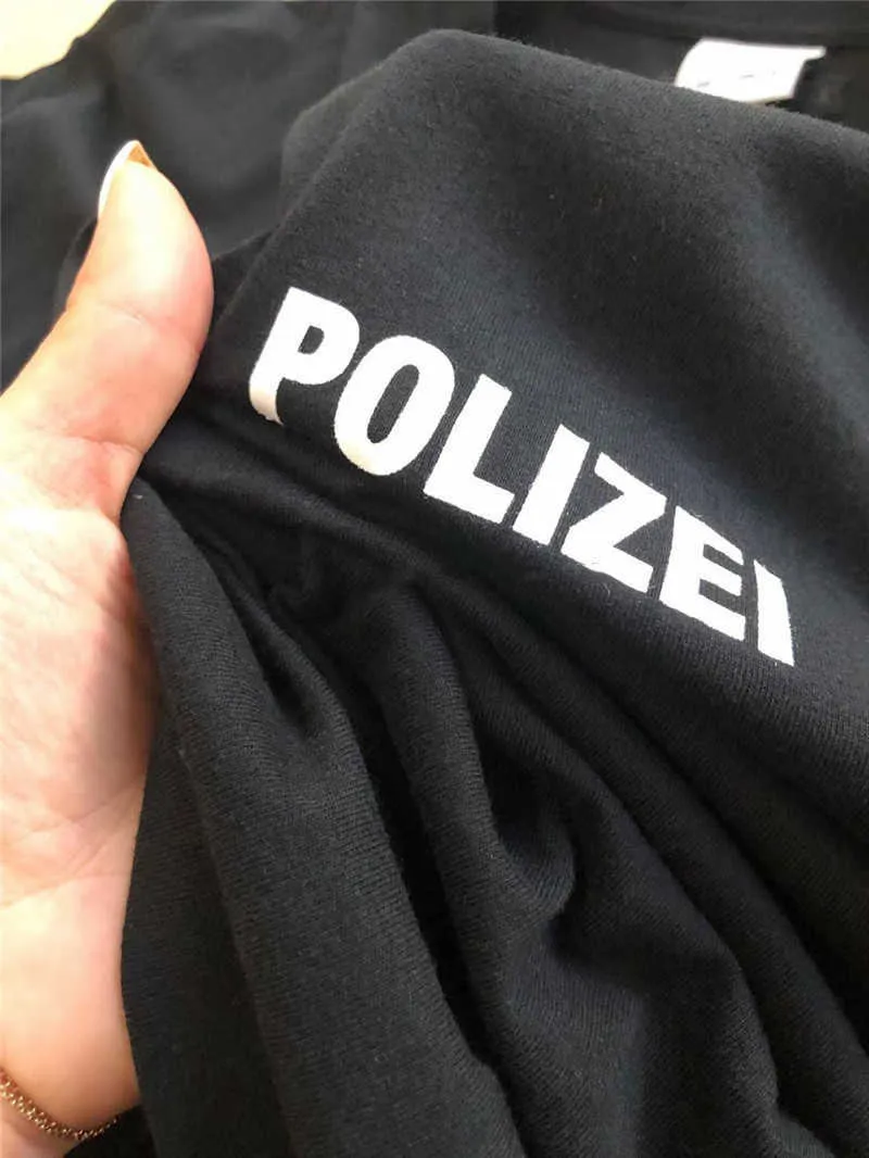 Camisa de grandes dimensões t verde vetements polizei tshirt das mulheres dos homens polícia texto impressão t volta bordado carta vtm topos x07128135340