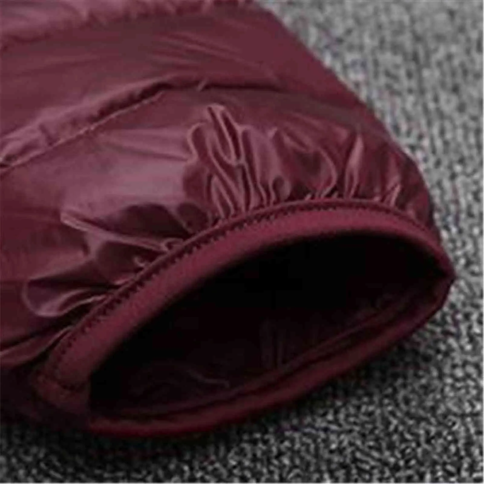 Män Vit Duck Down Jacket Ny Portable Hooded Puffer Coat Ultralight Män Vinter Kläder Varm Värme Down Parkas Plus Size G1108