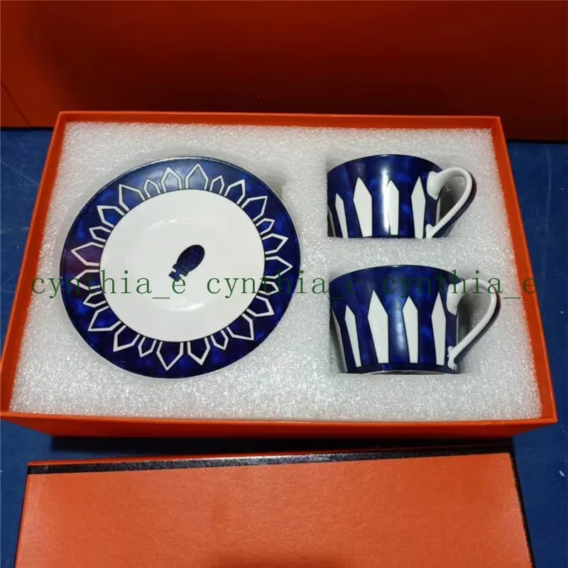 Taza de café de porcelana y taza de platillo de huesos China Mark Mosaic Design Outline en tazas de té de oro y saucersset2617