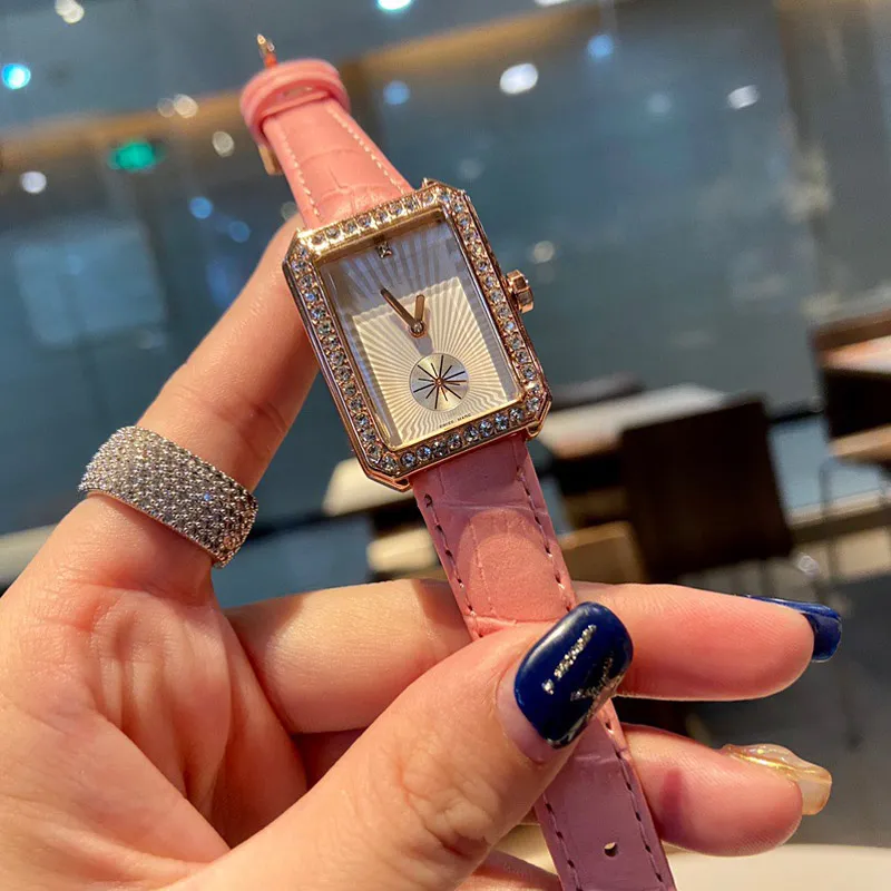 Populair Casual Topmerk quartz polshorloge voor dames Meisje Kristal Rechthoekige stijl Lederen band Horloges CHA38 250m