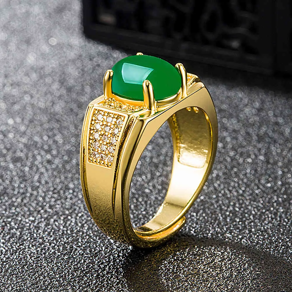 Vintage mode grön jade smaragd ädelstenar diamanter ringar för män guld ton smycken bague bijoux tillbehör kalkon dubai