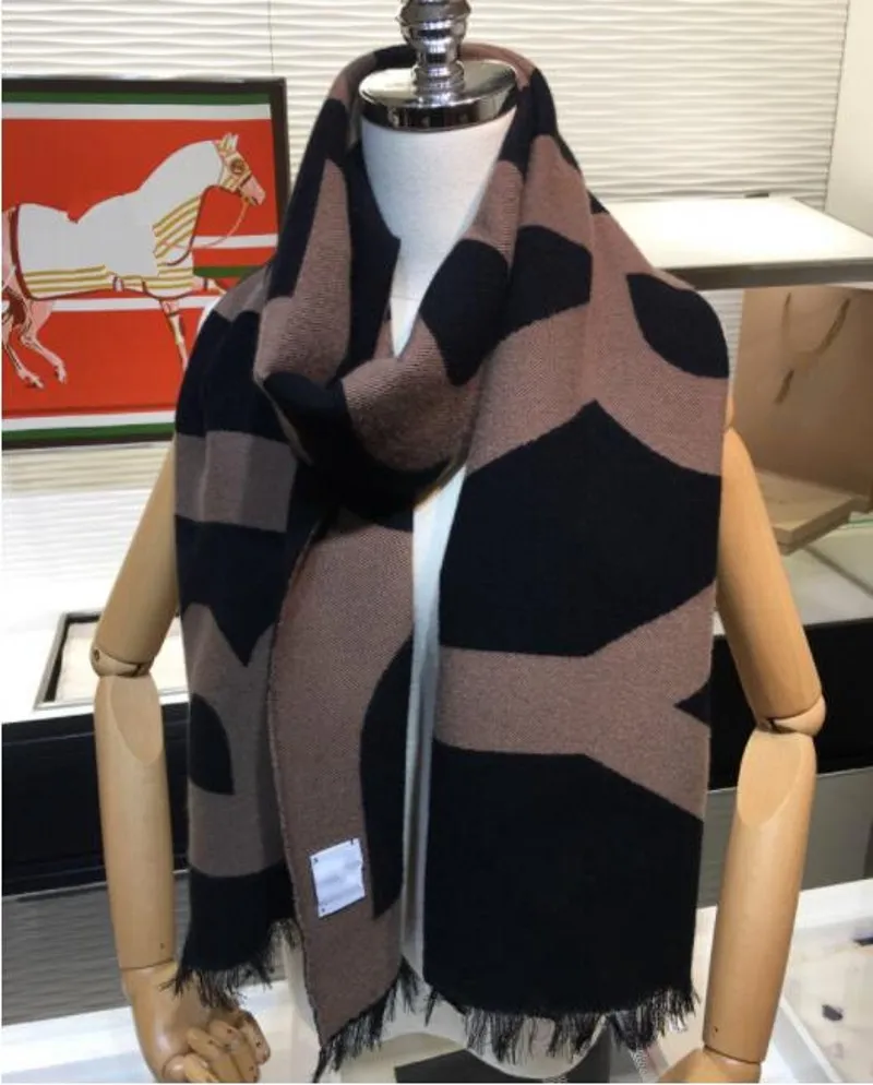 Designer Scarf Fashion Winter Scarves Soft Cashmere Big Letter Reversible Design for Man Women Shawl Top Quality194v