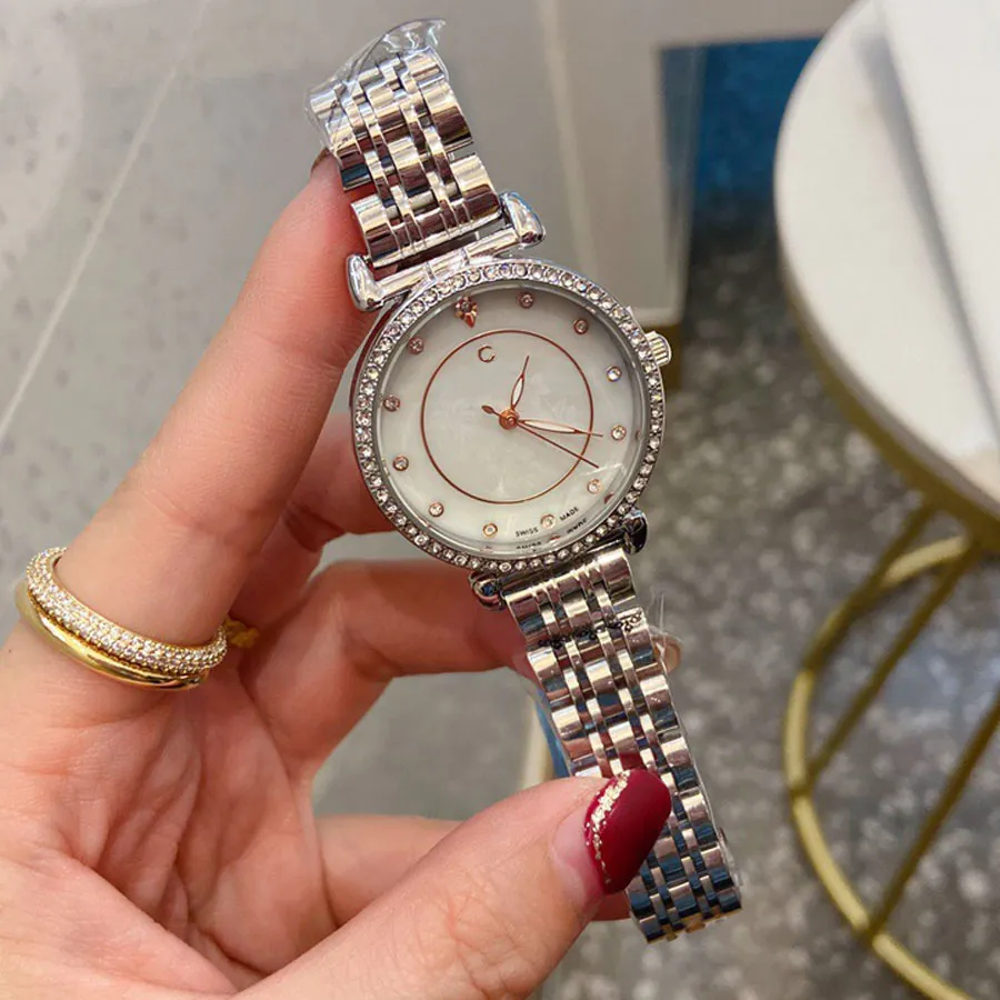 Il marchio di moda guarda l'orologio da polso con cinturino in acciaio Matel in stile grazioso da donna, ragazza CHA49275u