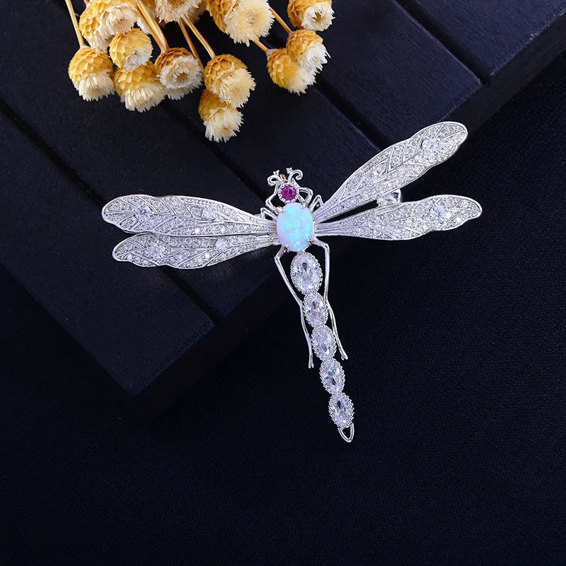 Emalj Dragonfly Brosch Smycken för kvinnor Bridal Bouquet Scarf Insect Broscher Pin Luxury Corsage Födelsedaggåvor