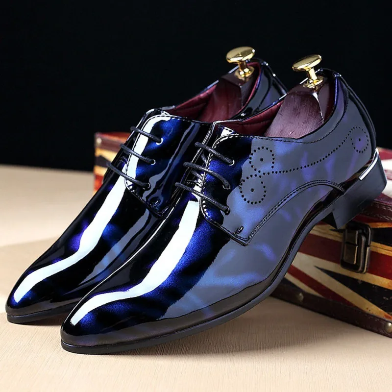 Scarpe eleganti in pelle dal design italiano alla moda Scarpe da uomo Oxford da uomo con punta a punta Taglie forti 38-48
