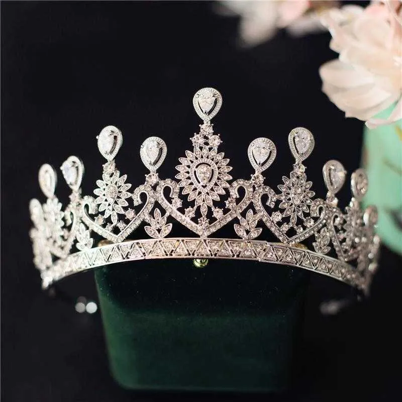 Luxe Tiara's en Crowns CZ Zirconia Prinses Pageant Verlovings Hoofdband Bruiloft Haaraccessoires Avondjurk Bruids Sieraden 210707