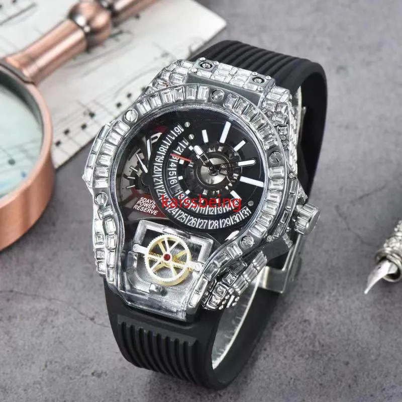 2022 Men Fashion Sport Watch Shinning Watches Stainless Steel Diamond Iced Watch All Dial Work Chronograph Rubber Strap R-male Clo255B