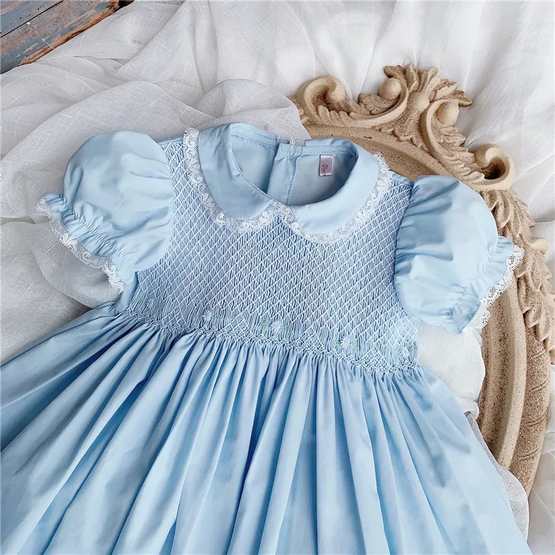 女の子のスコッキングドレスの赤ちゃんの手作りの手作りの女の子子供のための子供のための服を着て襟のレースのフロック幼児ブティックvestidos 210303