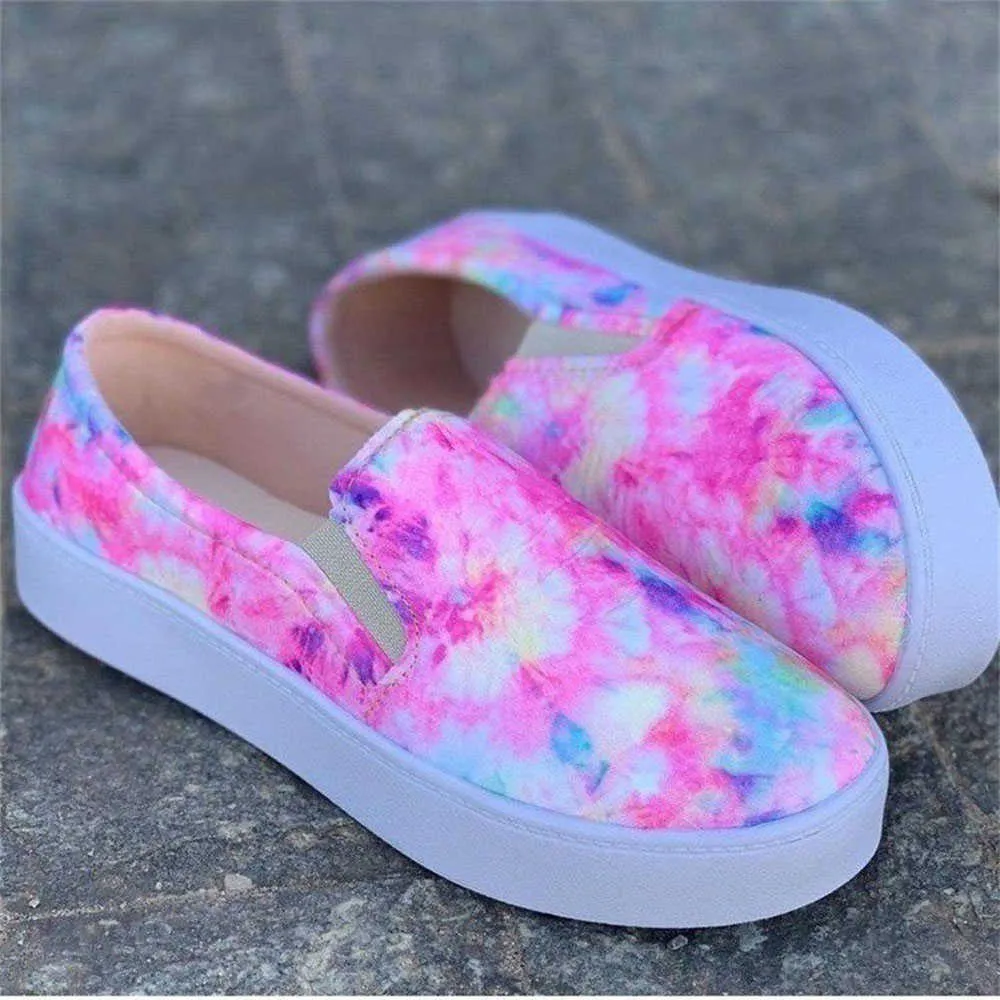 Baskets florales pour femmes 2021 Toutes les saisons Daily Tie Dye Dames Chaussures de toile confortables 36-43 Grande taille Femme Casual Slip on Mocassins Y0907