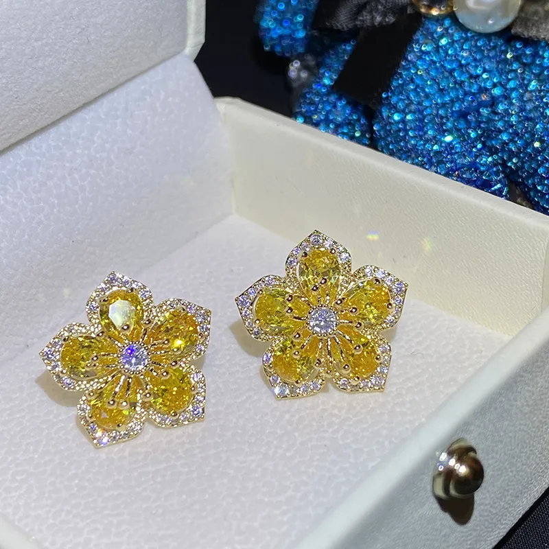 Boucles d'oreilles fleur camélia de haute qualité, tendance pour femmes, breloques de luxe exquises, Zircon cubique, bijoux Pop coréens, 2021