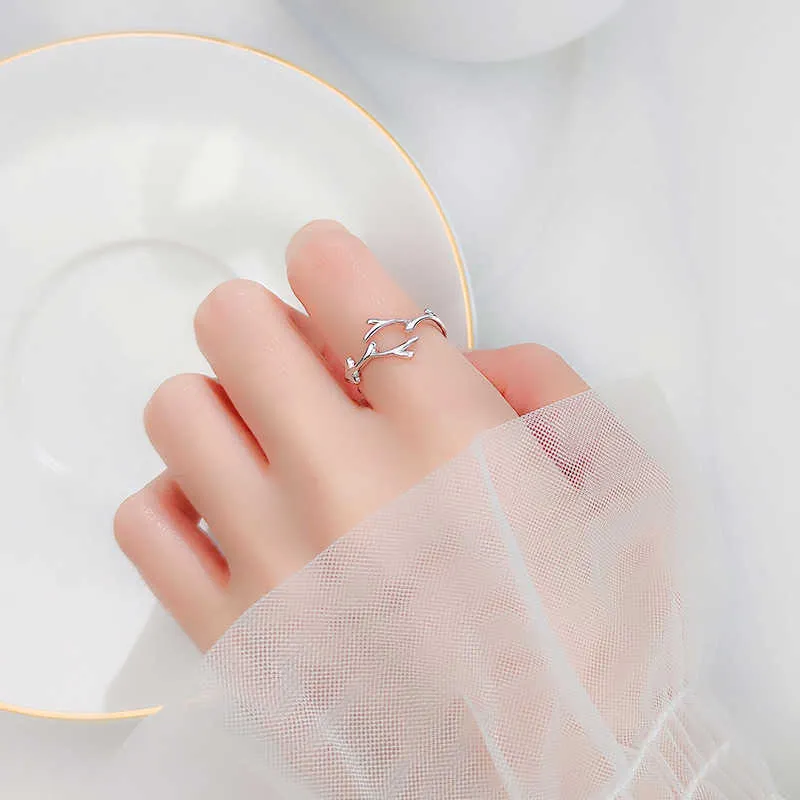 Simple Branch Leaf Thin Silver Color Adjustable Ring for Women Ladies Girls Trendy Fashion Finger Jewelry Gifts Sr2227 Q07084034544