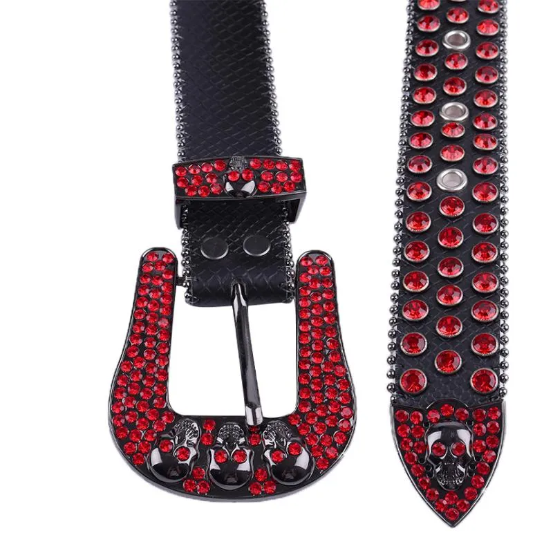 Cinturones Rojo Mujer Cráneo Rhinestone Cowgirl Cinturón Masculino Cowboy Crystal Pin Hebilla Diseñador de lujo Y2K Cintura Ceinture Western347I