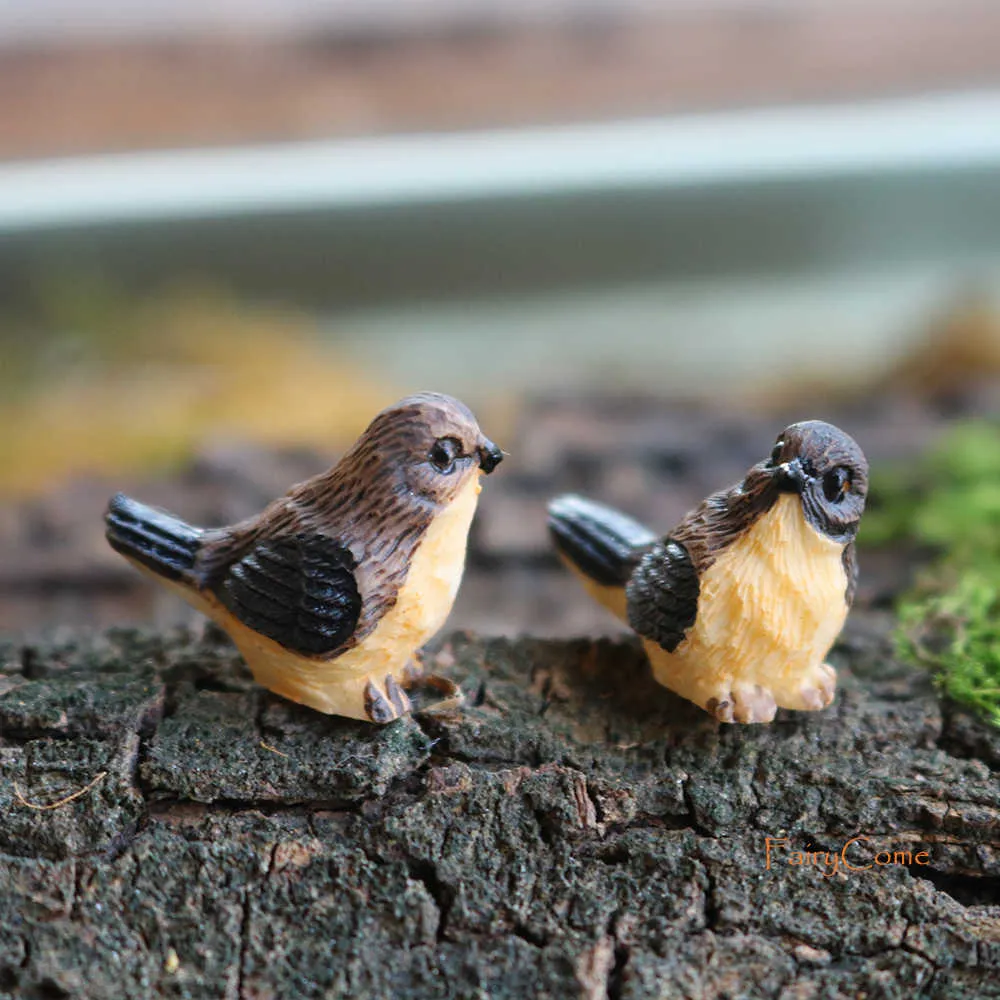 Casetta uccelli da giardino delle fate con 2 mini uccelli Casetta uccelli in miniatura Mangiatoia uccelli in miniatura Accessorio ornamenti artigianali in metallo rustico da giardino 210607