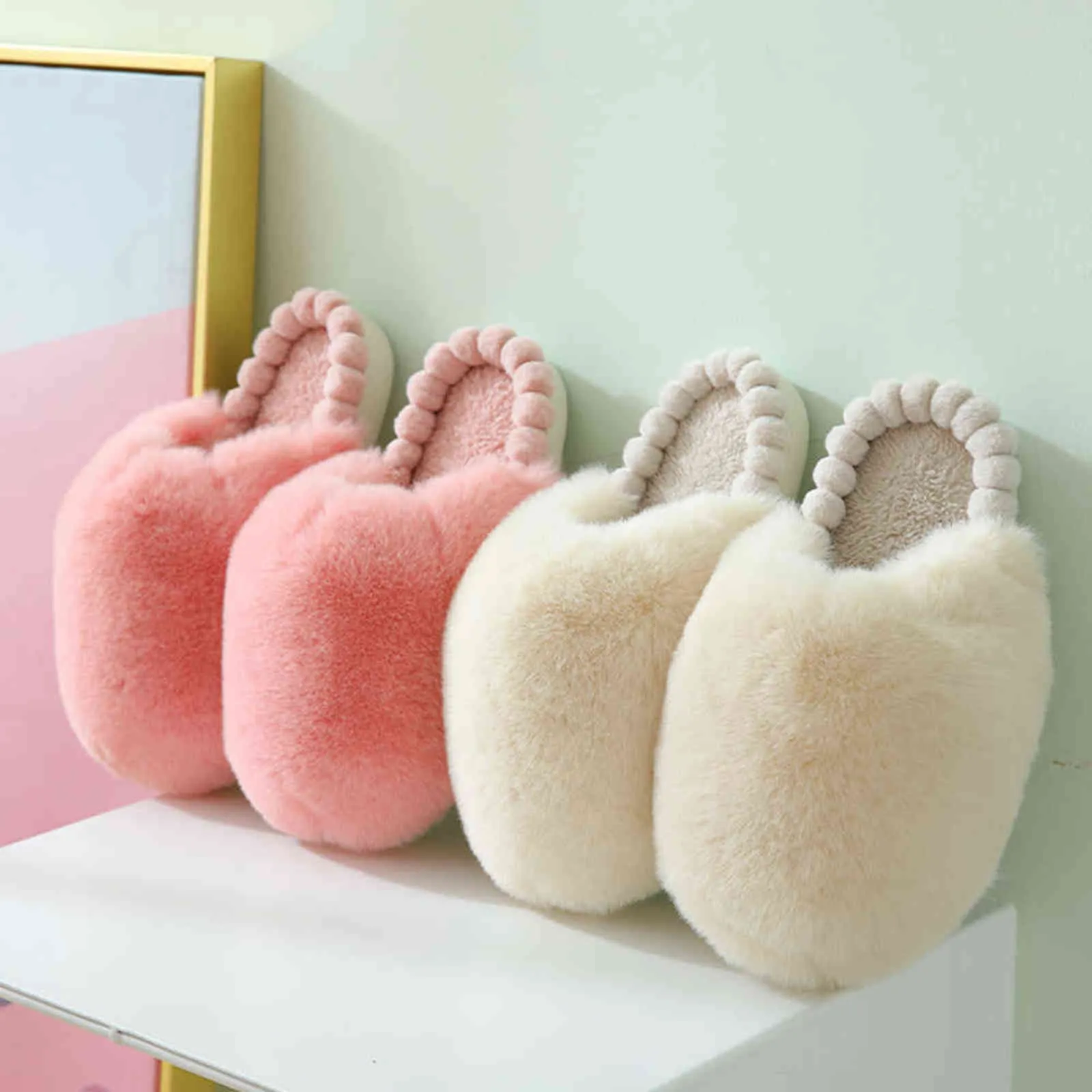 Vinter Hem Kvinnor Tofflor Furry Skor Tjock Varm Fur Slides Tjej Söt Moln Solid Färg Flip Flops Flat Non-Slip Plush Slipper H1122